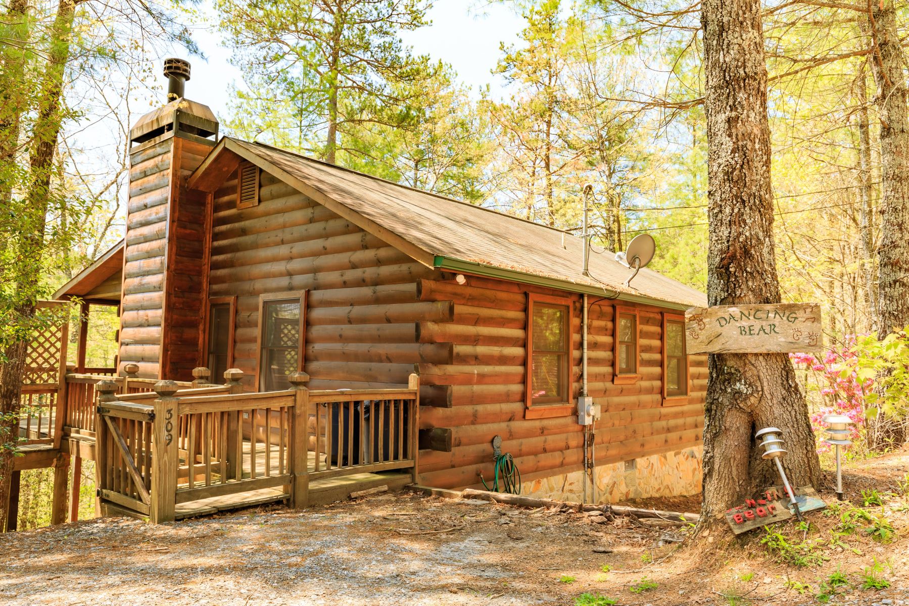 Front of a Georgia Mountain Cabin Rental